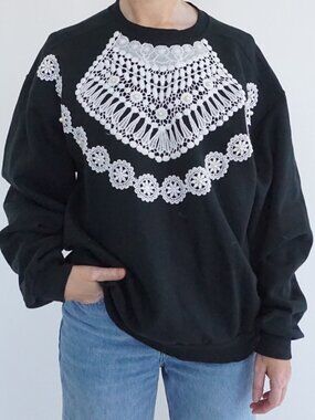 Vintage Jerzees Lace Collar Sweatshirt White Crochet Bib Pearl Crew Sweater L
